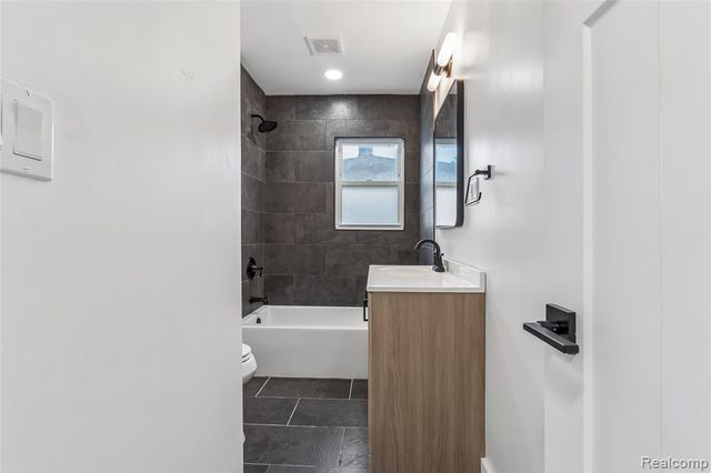59 N Lynn Avenue, Waterford, MI 48328