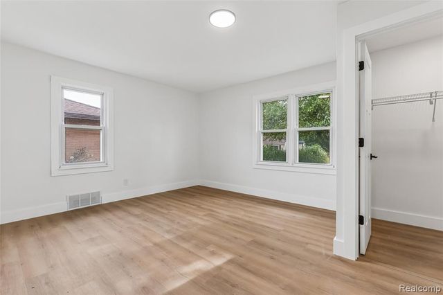 59 N Lynn Avenue, Waterford, MI 48328