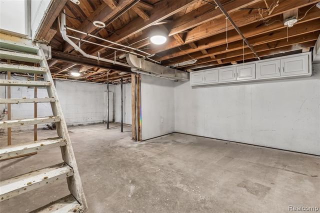 59 N Lynn Avenue, Waterford, MI 48328
