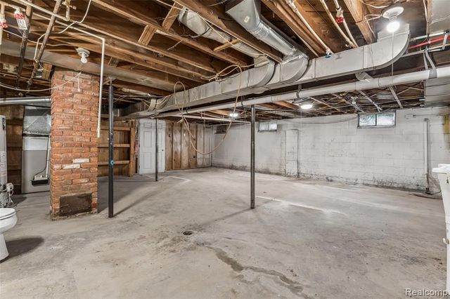 59 N Lynn Avenue, Waterford, MI 48328