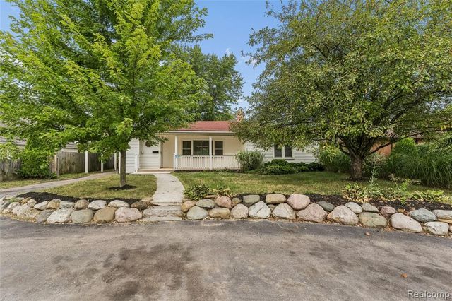 59 N Lynn Avenue, Waterford, MI 48328