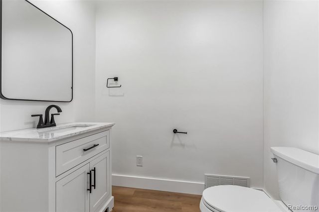 59 N Lynn Avenue, Waterford, MI 48328