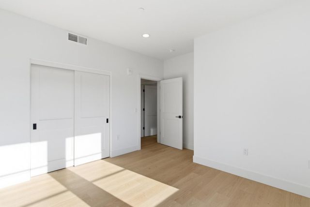 560 El Camino Real 206, San Carlos, CA 94070