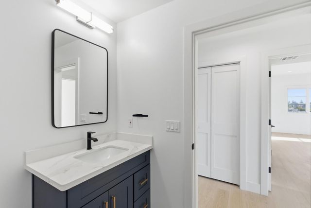 560 El Camino Real 206, San Carlos, CA 94070