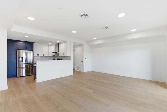 560 El Camino Real 206, San Carlos, CA 94070
