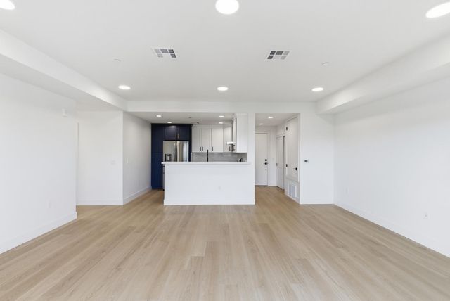 560 El Camino Real 206, San Carlos, CA 94070