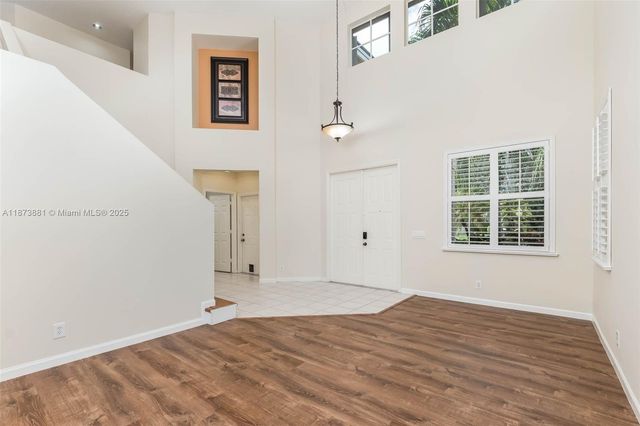 3844 W Falcon Ridge Cir, Weston, FL 33331