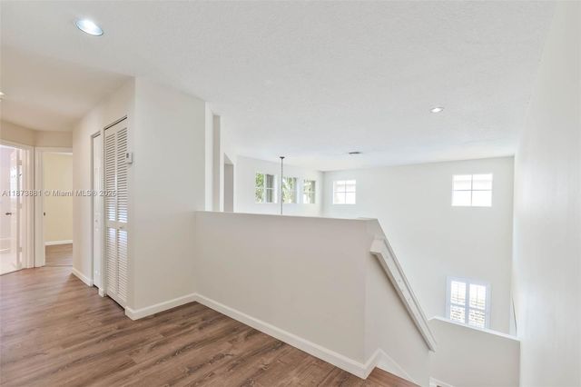 3844 W Falcon Ridge Cir, Weston, FL 33331