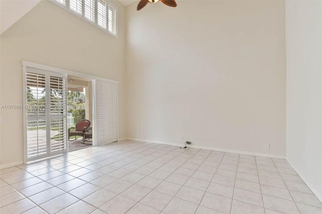 3844 W Falcon Ridge Cir, Weston, FL 33331