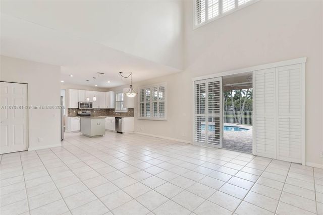 3844 W Falcon Ridge Cir, Weston, FL 33331