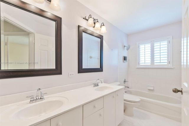 3844 W Falcon Ridge Cir, Weston, FL 33331