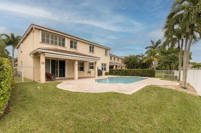 3844 W Falcon Ridge Cir, Weston, FL 33331