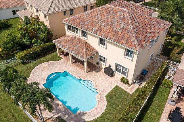 3844 W Falcon Ridge Cir, Weston, FL 33331