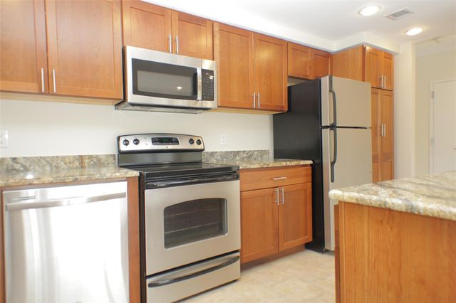 6211 W Northwest Highway G112, Dallas, TX 75225