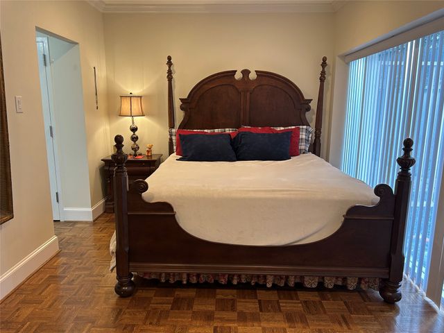 6211 W Northwest Highway G112, Dallas, TX 75225