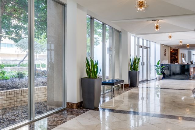 6211 W Northwest Highway G112, Dallas, TX 75225