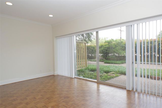 6211 W Northwest Highway G112, Dallas, TX 75225