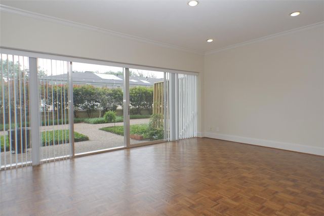 6211 W Northwest Highway G112, Dallas, TX 75225