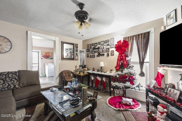 2733 Dumesnil St, Louisville, KY 40211