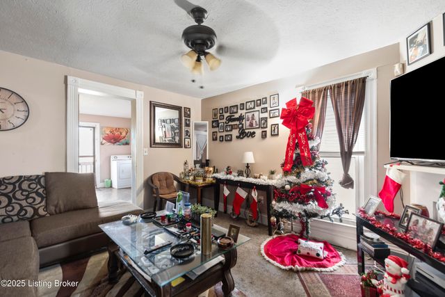2733 Dumesnil St, Louisville, KY 40211