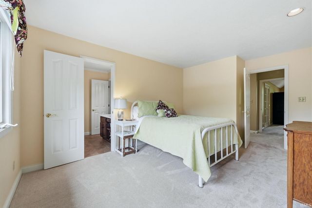 5201 W Deerbrook Drive, Muncie, IN 47304