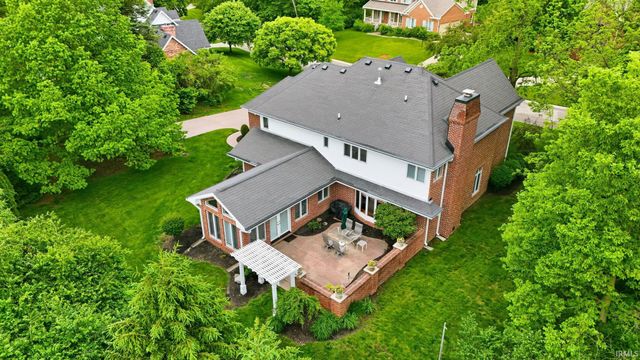 5201 W Deerbrook Drive, Muncie, IN 47304