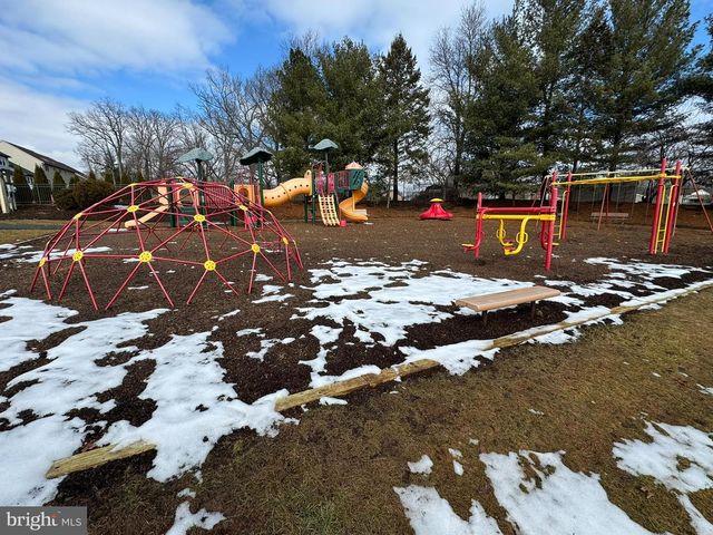 6 HERON DR, Denver, PA 17517