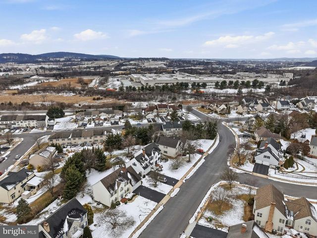 6 HERON DR, Denver, PA 17517