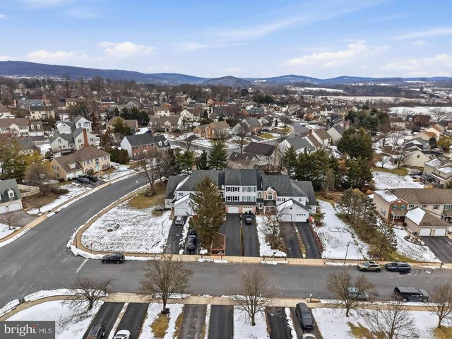 6 HERON DR, Denver, PA 17517