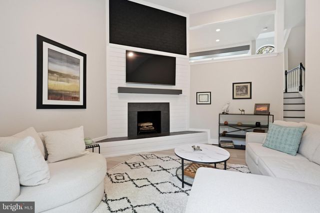 6 HERON DR, Denver, PA 17517