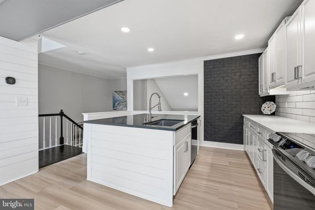 6 HERON DR, Denver, PA 17517