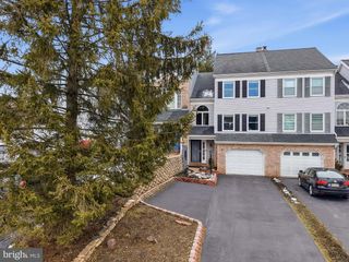 6 HERON DR, Denver, PA 17517