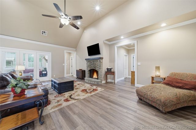 322 E 123rd Court, Jenks, OK 74037
