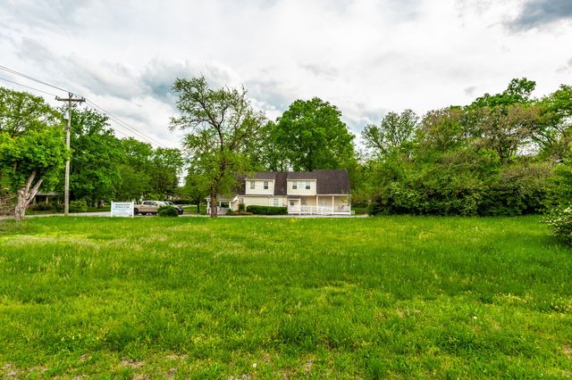 214 Shivel Dr, Hendersonville, TN 37075