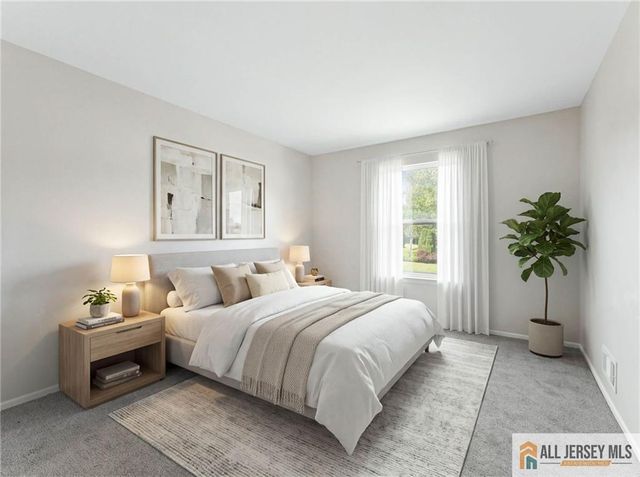 18 Spruce Street 323, Jamesburg, NJ 08831