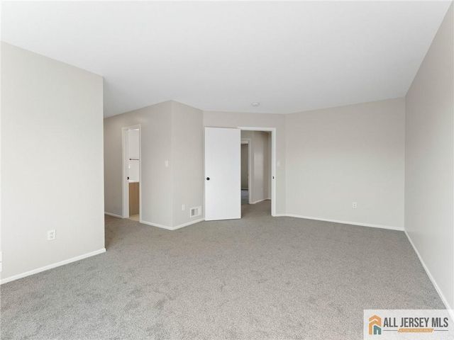 18 Spruce Street 323, Jamesburg, NJ 08831