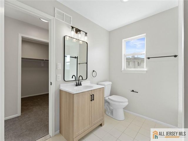 18 Spruce Street 323, Jamesburg, NJ 08831