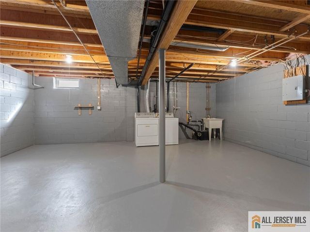 18 Spruce Street 323, Jamesburg, NJ 08831