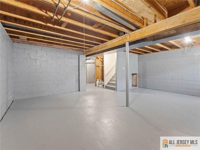 18 Spruce Street 323, Jamesburg, NJ 08831
