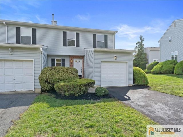 18 Spruce Street 323, Jamesburg, NJ 08831