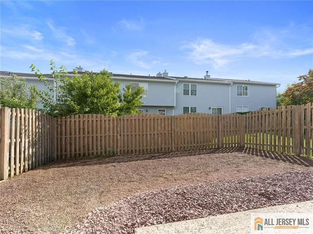 18 Spruce Street 323, Jamesburg, NJ 08831
