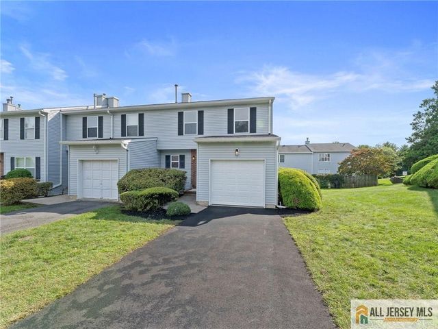 18 Spruce Street 323, Jamesburg, NJ 08831