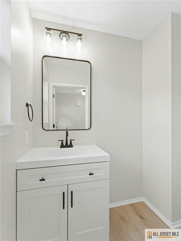 18 Spruce Street 323, Jamesburg, NJ 08831