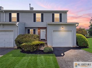 18 Spruce Street 323, Jamesburg, NJ 08831