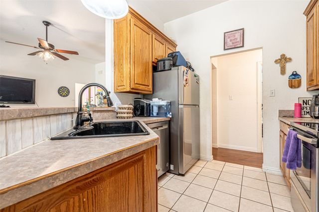 4427 Hunters Glen Court, Granbury, TX 76048