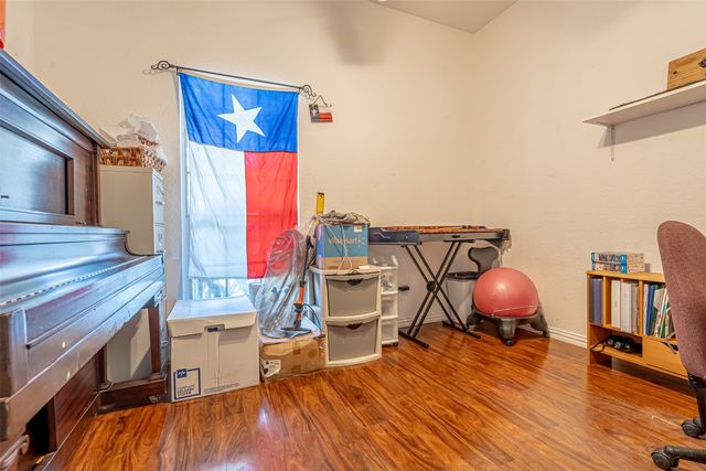 4427 Hunters Glen Court, Granbury, TX 76048