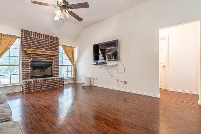 4427 Hunters Glen Court, Granbury, TX 76048