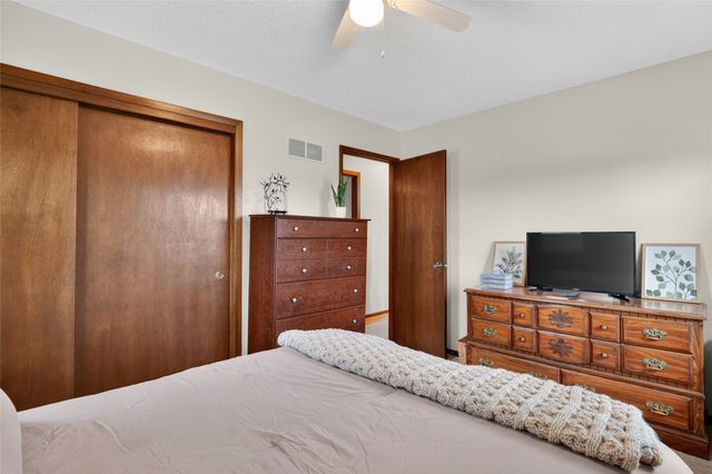 6723 NW 53rd Street, Johnston, IA 50131