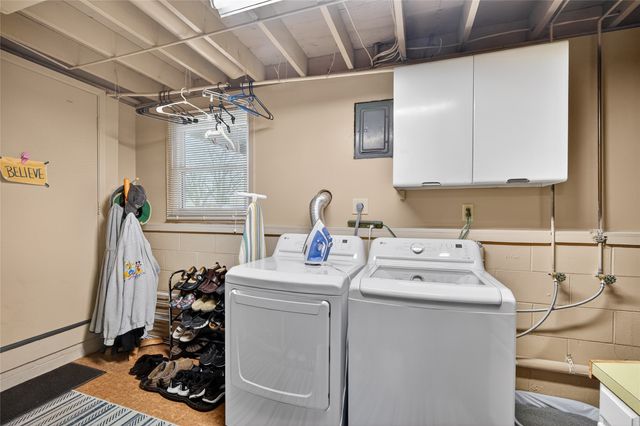 6723 NW 53rd Street, Johnston, IA 50131