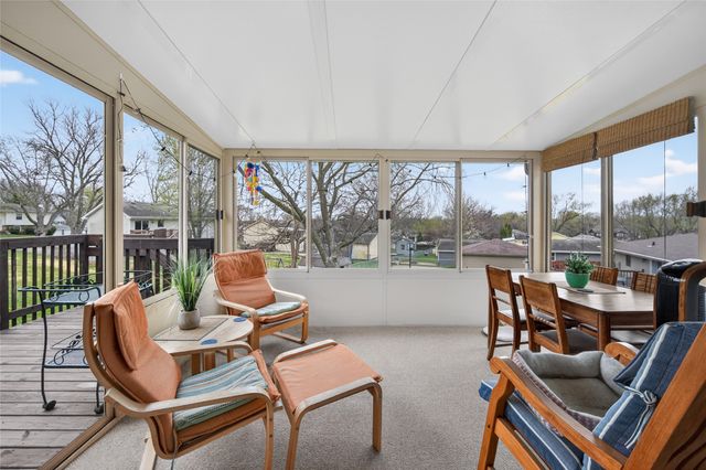 6723 NW 53rd Street, Johnston, IA 50131